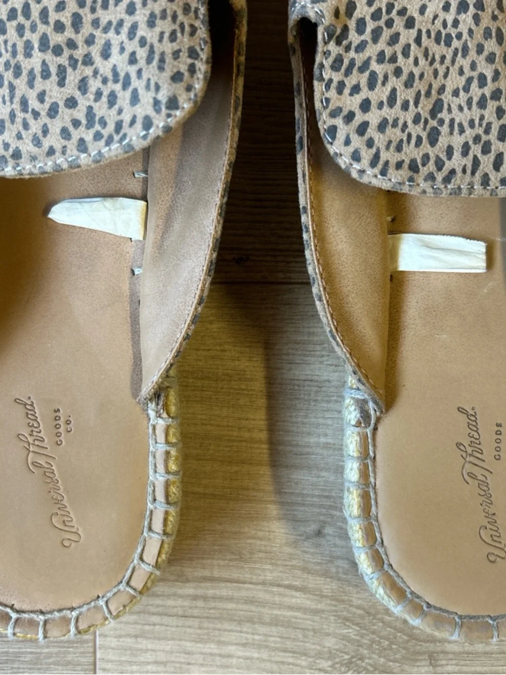 Universal Thread slip espadrilles